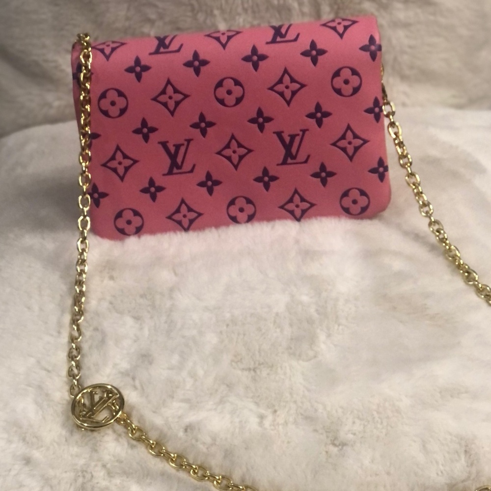 Gorgeous Pink Monogram Chain Shoulder/Hand Bag